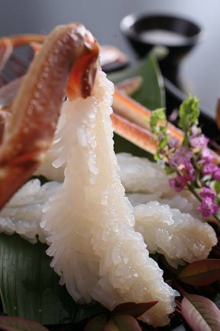 【日本料理みつわ】松葉がにコース<p>11月9日より、松葉がにコースをご用意いたします。 日本海で水揚げされた新鮮なタグ付き活蟹を コース仕立てでご用意いたします。 上品な甘みの松葉がにの魅力を 存分にお楽しみくださいませ。</p>
